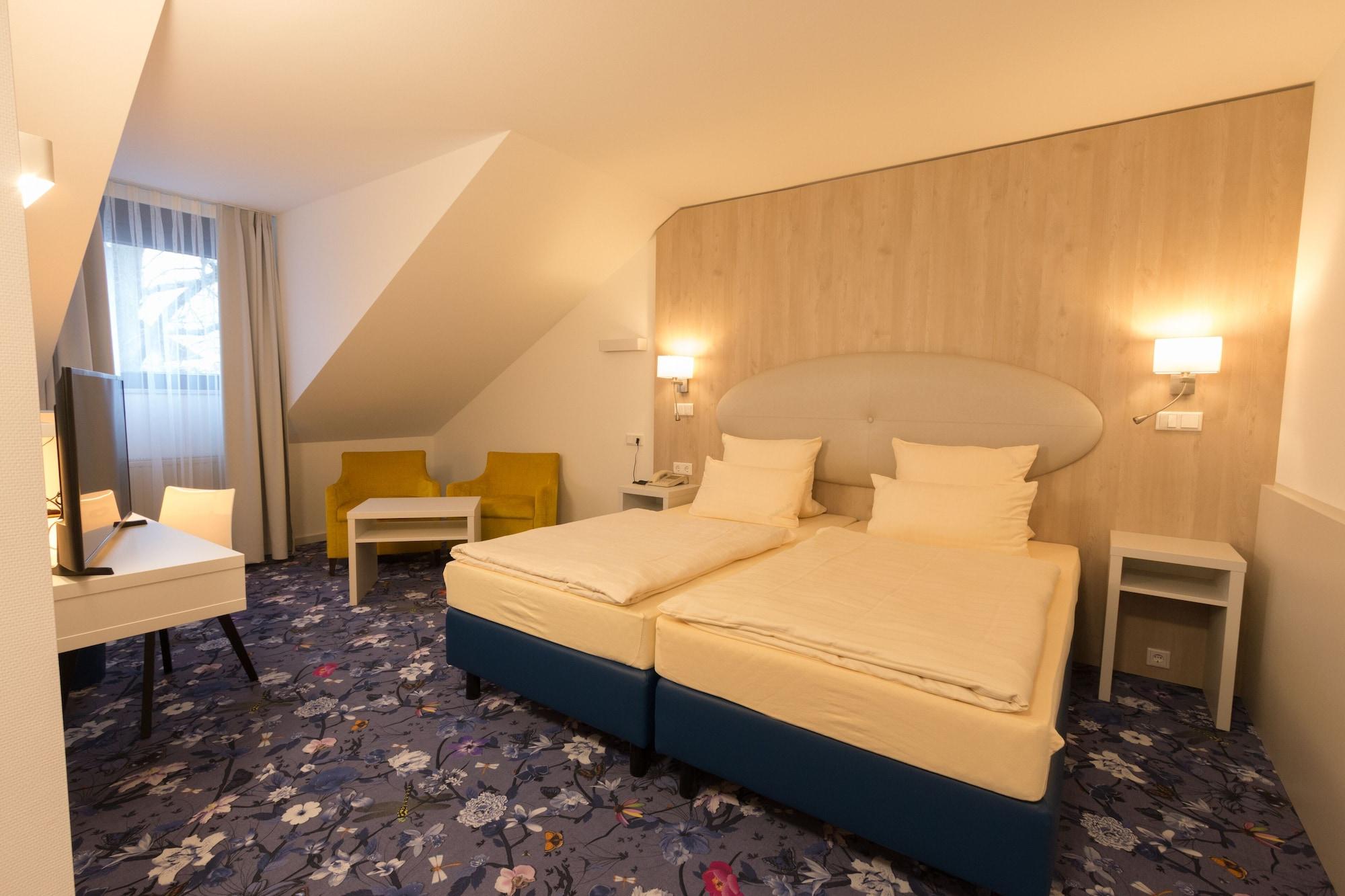 Hotel Zum Loewen Мёрфэльден-Вальдорф Экстерьер фото