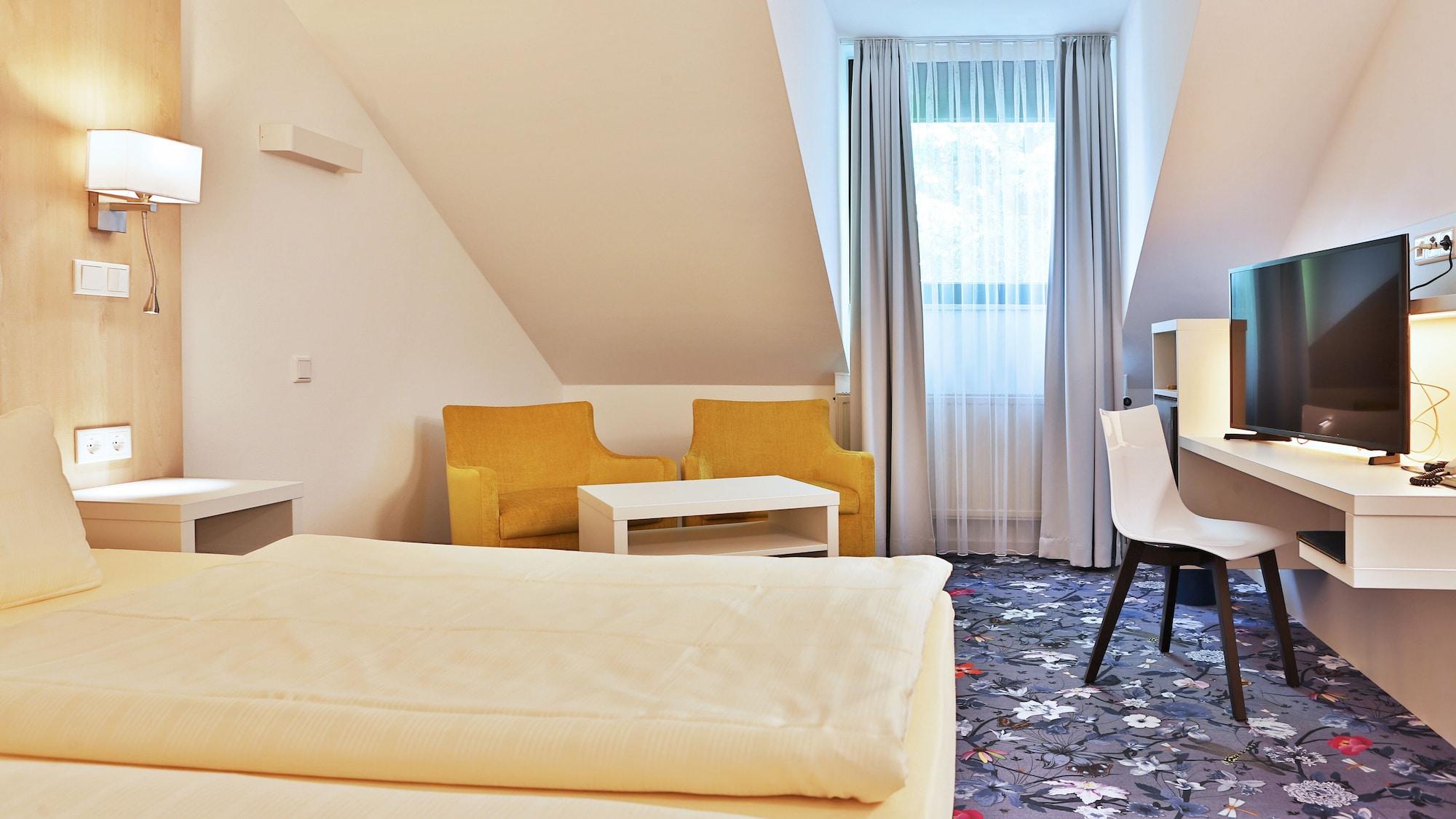 Hotel Zum Loewen Мёрфэльден-Вальдорф Экстерьер фото