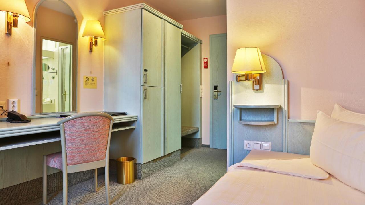 Hotel Zum Loewen Мёрфэльден-Вальдорф Экстерьер фото